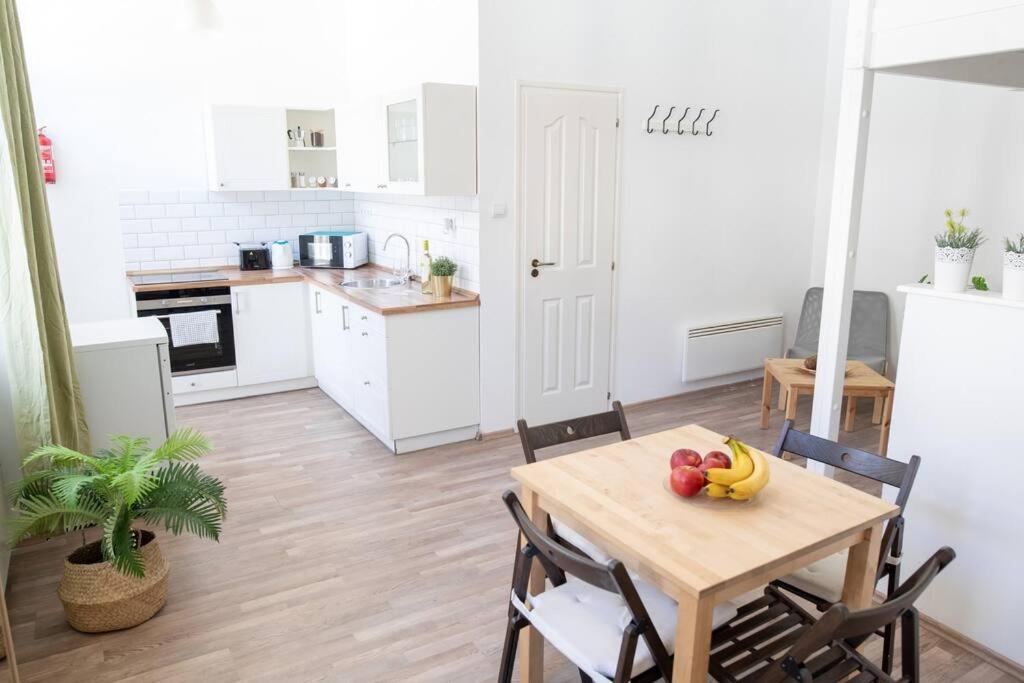 N28 Studio Next To Andrassy Boulevard. Будапеща Екстериор снимка