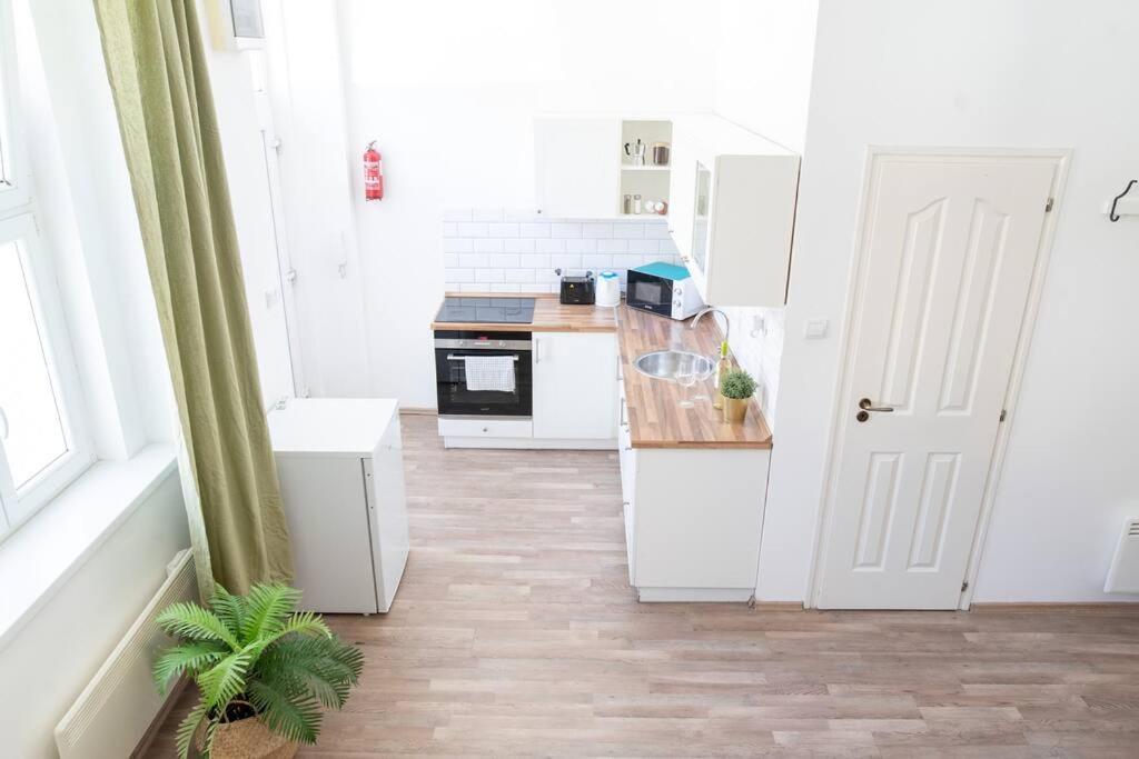 N28 Studio Next To Andrassy Boulevard. Будапеща Екстериор снимка