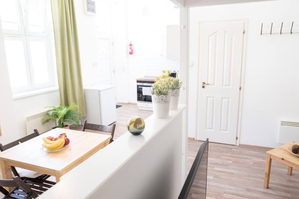 N28 Studio Next To Andrassy Boulevard. Будапеща Екстериор снимка